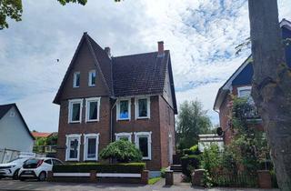 Wohnung kaufen in Brodersdorfer Weg, 24235 Laboe, Gemütliche Dachgeschoss-Wohnung in Gründerzeit-Villa