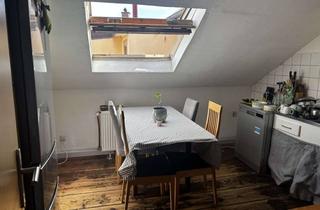 Wohnung mieten in Hirschstraße 35a, 76133 Innenstadt-West, Zentrale 5-Zimmer-Dachgeschosswohnung in Karlsruhe Innenstadt-West – Ideal für WGs