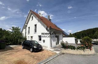 Haus kaufen in 93173 Wenzenbach, DHH mit zwei Terrassen, ELW und Potential in Wenzenbach/Irlbach. Frei ab Q1/2027.
