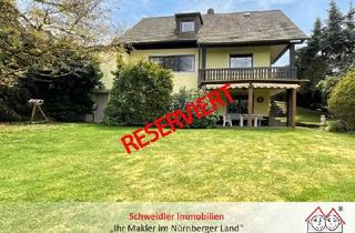 Einfamilienhaus kaufen in 91207 Lauf, Gartentraum auf über 1.000 m²! Einfamilienhaus mit Doppelgarage im beliebten Ortsteil Lauf-Schönberg