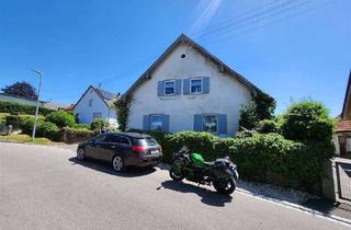 Anlageobjekt in 89331 Burgau, 2-Familienhaus mit riesen Grundstück und eingetragenem Wohnrecht. Top-Lage und Sanierungsbedürftig!!