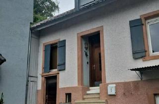Einfamilienhaus kaufen in 77933 Lahr, Lahr (Schwarzwald) - Historisches Haus im Grünen, Immobilie mit direkten Mieteinnahmen