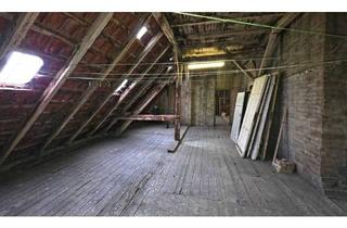 Wohnung kaufen in 12059 Berlin, Berlin - Altbau-Rohling mit dem Ausbaurecht für zwei Wohnungen im beliebten Neuköllner Drei-Länder-Eck!