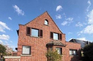 Einfamilienhaus kaufen in 47228 Duisburg, Duisburg - Wohnen mit Freiraum: Einfamilienhaus mit weitläufigem Grundstück