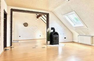 Wohnung kaufen in 57250 Netphen, DACHGESCHOSSWOHNUNG MIT ZWEI (!) GARAGEN UND CARPORT I NETPHEN