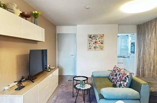 Wohnung kaufen in 10969 Kreuzberg, Bezugsfreies Pied-à-terre mit 32m² im 7. OG an der Grenze zwischen Kreuzberg und Mitte