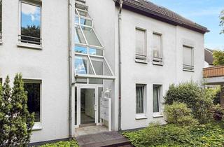 Wohnung kaufen in 50968 Marienburg, Idyllisch im Grünen – gepflegte Wohnung mit Terrasse in Köln-Marienburg