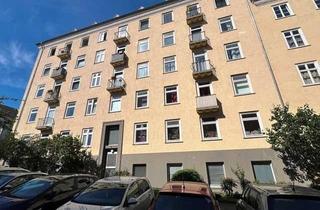 Wohnung kaufen in 34119 West, sanierte Altbau-ETW mit großem 4-Zimmer-Grundriss in oberster Etage, direkt an den Goetheanlagen!