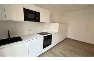 Wohnung mieten in 90429 Nürnberg, Gostenhof ! Helle chice und moderne 2-Zi.-Altbau-Whg. 52 m²,hochwertige Einbauküche,2.OG mit Aufzug.