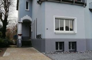 Wohnung mieten in Freiherr Von Stein Str. 19, 42853 Innen, Zuhause mit drei Zimmern und Balkon in ruhiger Lage in RS
