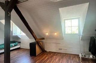 Wohnung mieten in St. Töniser Str. 2-4, 47803 Kempener Feld/Baakeshof, Gemütliche 1-Zimmer-Dachgeschosswohnung in Innenstadtnähe von Krefeld