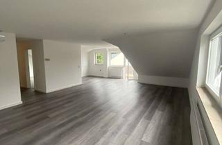 Wohnung mieten in Parkstraße 16, 53797 Lohmar, Helle Sanierte Wohnung mit Klimaanlage & Balkon: exklusive 3-Zimmer-DG-Wohnung in Lohmar Zentrum