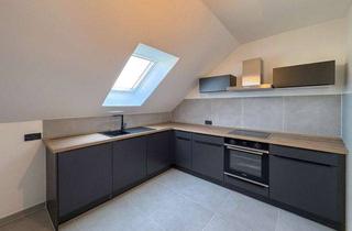 Wohnung kaufen in 04552 Borna, Licht. Stil. Zuhause. – Moderne 4-Zimmer-Dachgeschosswohnung mit Balkon in Borna