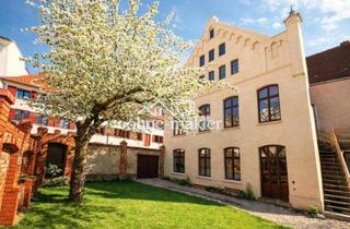 Haus kaufen in Kleine Hohe Str. 13, 23966 Wismar, Provisionsfrei: Wohn- und Geschäftshaus in der Altstadt von Wismar mit Hof u. Carport