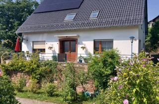 Haus kaufen in 52385 Nideggen, Exklusiv saniertes Landhaus in Waldrandlage mit unverbaubarem Blick über das Rurtal
