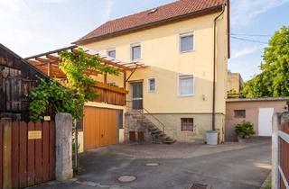 Einfamilienhaus kaufen in 97340 Marktbreit, Einfamilienhaus mit großzügigen Nebengebäuden