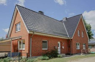 Mehrfamilienhaus kaufen in Schloßstraße 19, 23883 Grambek, Grambek: Wohnen und verdienen – Mehrfamilienhaus mit 3 Wohnungen, eine sofort frei!