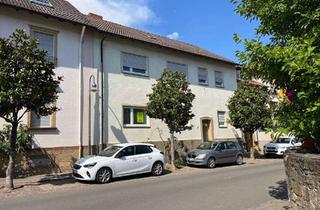 Haus kaufen in Königsgartenstraße, 67146 Deidesheim, Ehemaliges Winzeranwesen mit einem Nebengebäude und Innenhof in zentraler Lage