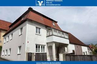 Haus kaufen in 86757 Wallerstein, Charaktervolles Ensembleschutz-Anwesen mit Nebengebäuden und Garten