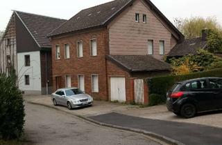 Haus mieten in 52134 Herzogenrath, Zweifamilienhaus mit großem Grundstück, 2 WHG plus DG-Ausbaureserve, für Familien/Handwe