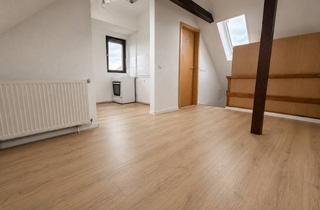 Wohnung kaufen in 78054 Villingen-Schwenningen, Gepflegte 2,5-Zimmer-Dachgeschosswohnung mit Gartenbereich in VS-Schwenningen