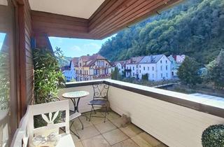 Wohnung kaufen in 95460 Bad Berneck, Wunderschönes Apartment mit Stil, modernisiert und herrlicher Balkonblick ins Grüne mit Aufzug