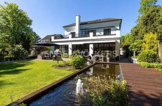 Wohnung kaufen in 22926 Ahrensburg, Charismatische Architektur trifft luxuriöses Wohnambiente in Haus und Garten