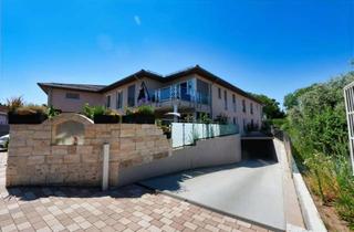 Wohnung kaufen in 91710 Gunzenhausen, Exklusives Wohnen im mediterranen Stil – Neuwertige Eigentumswohnung mit Balkon, Aufzug und Tiefga
