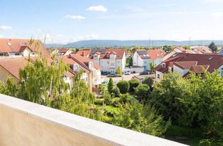 Wohnung kaufen in Hardtwaldring 88, 68723 Oftersheim, Gepflegte 3-Zimmerwohnung mit Königstuhlblick und Lift in bester Lage von Oftersheim