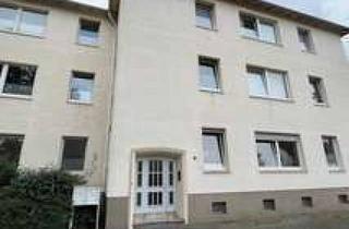 Wohnung mieten in Müller-Brüderlin-Straße 24, 47803 Kempener Feld/Baakeshof, Schöne Zwei-Zimmer-Altbauwohnung in Krefeld
