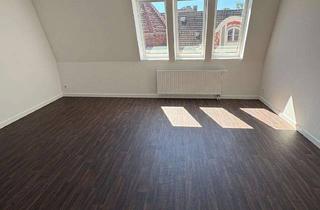 Wohnung mieten in Gubener Str. 40, 15230 Frankfurt, geräumige, helle & Parknah-gelegene 3-Raum Dachgeschosswohnung mit Balkon und Fahrstuhl im Objekt