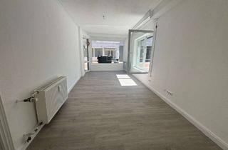 Gewerbeimmobilie mieten in 25524 Itzehoe, Repräsentative Gewerbefläche mit großen Fensterfronten & eigenem WC, in bester City-Lage!