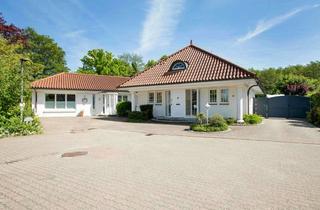 Haus kaufen in 24955 Harrislee, Exklusives Wohnen mit Sauna und Kamin am eigenen See