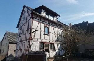 Haus kaufen in 35625 Hüttenberg, Hofreite mit viel Potential in Hüttenberg-Volpertshausen zu verkaufen.