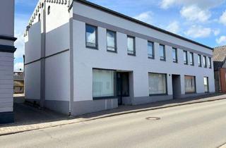 Haus kaufen in 24594 Hohenwestedt, Hohenwestedt: Große Wohn- und Gewerbefläche - Perfekt für die Teilung in mehrere Wohnungen