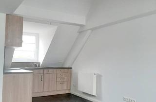 Wohnung mieten in 86153 Augsburg, Pfiffiges Dachgeschossapartment mit besonderem Flair - EBK ablösefrei - sofort verfügbar