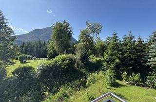 Wohnung kaufen in 83224 Grassau, Neuwertige, seniorengerechte 2-Zi.-ETW mit Lift, EBK und Carport ruhig am Naturrand mit Bergblick