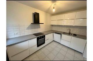 Wohnung kaufen in 79111 Freiburg, Freiburg im Breisgau - Sanierte&Großräumige 2-Zimmer-Wohnung ohne Markler