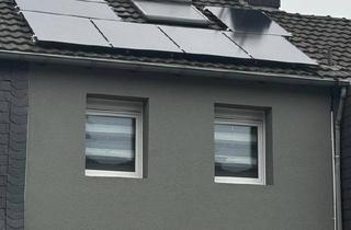Haus kaufen in 42549 Velbert, Velbert - Frisch renoviertes Reihenmittelhaus zum Kauf, einfach einziehen!