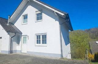 Einfamilienhaus kaufen in 51674 Wiehl, Wiehl - Haus mit Einliegerwohnung in Wiehl Hückhausen