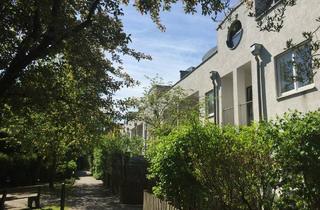 Wohnung kaufen in 85521 Ottobrunn, Ottobrunn - 2,5-Zimmer Maisonette Wohnung mit zwei Terrassen und Garten