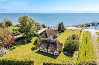 Haus kaufen in 18225 Kühlungsborn, Kühlungsborn - Exklusive Idylle in absoluter Südlage und erster Reihe zum Wasser