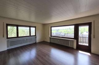 Wohnung mieten in 97773 Aura, Wohnen im Grünen – helle 3-Zimmer-Wohnung mit Balkon & Gartennutzung