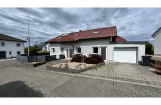 Einfamilienhaus kaufen in 56587 Oberhonnefeld-Gierend, Modernes Einfamilienhaus mit Einliegerwohnung in ruhiger Lage