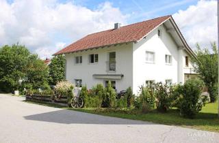 Einfamilienhaus kaufen in 94259 Kirchberg im Wald, Einfamilienhaus mit zwei Eigentumswohnungen!