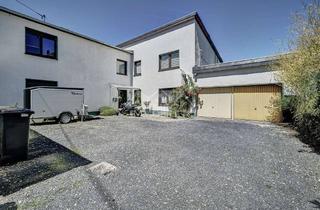 Haus kaufen in 53547 Dattenberg, Zweifamilienhaus in Aussichtslage mit großem Grundstück, Pool und Doppelgarage