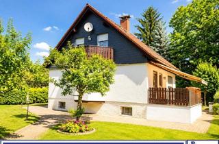 Haus kaufen in 12623 Mahlsdorf, Mahlsdorf-Süd: Charmantes Familienhaus mit Kamin, Balkon und Terrasse
