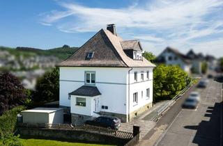 Haus kaufen in 59872 Meschede, Modernisiertes Zweifamilienhaus in guter Lage