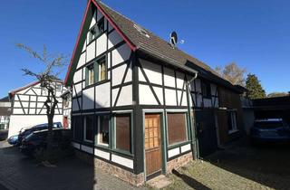 Haus kaufen in 53894 Mechernich, Charmantes Fachwerkhaus mit Innenhof und Garage in zentraler Lage von Kommern