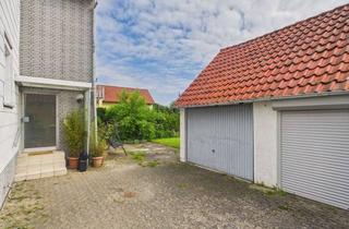 Haus kaufen in 38162 Cremlingen, 6-Zimmer Massivhaus im Ortskern von Schandelah - 2 Garagen, Kamin, Balkon, voll unterkellert